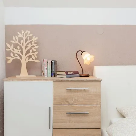 Semesterbostad Hisa Nasproti Sonca *