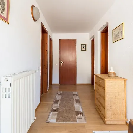 Hisa Nasproti Sonca Nyaraló *