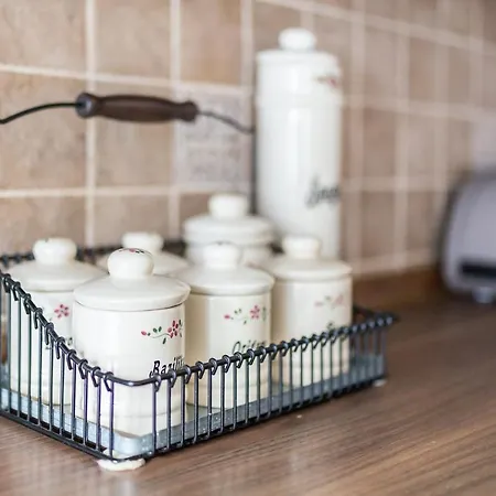 Hisa Nasproti Sonca Kranjska Gora