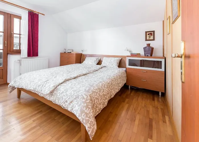 Hisa Nasproti Sonca Holiday home